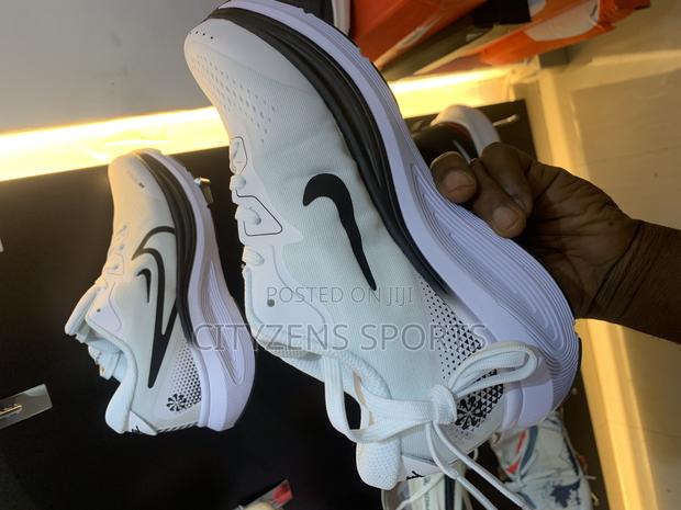 Nike White Trainers · Photo 2