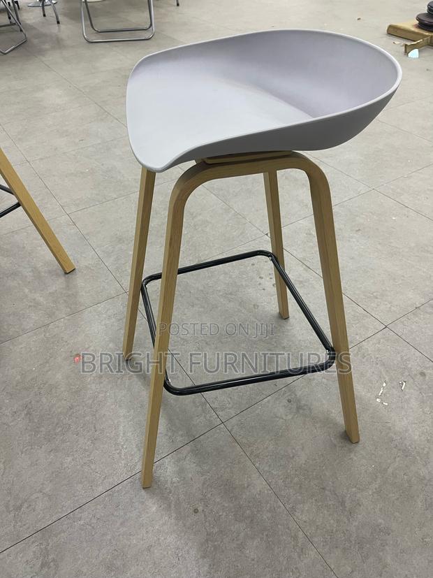 Modern High Bar Stool · Photo 2