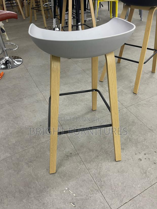Modern High Bar Stool · Photo 3