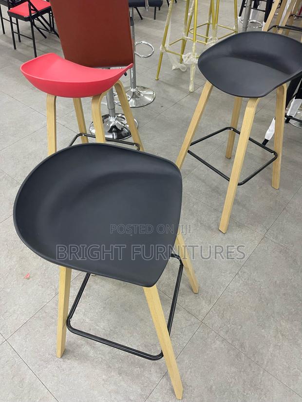 Modern High Bar Stool · Photo 4