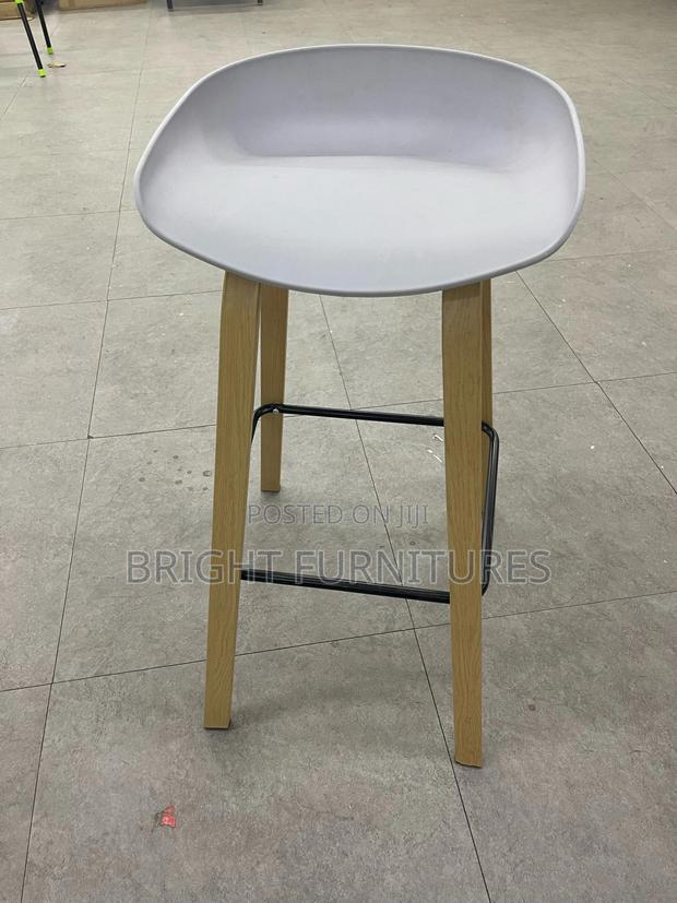 Modern High Bar Stool · Photo 1