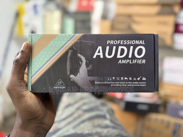 Behringer Ha800 Headset Amplifier · Photo 1