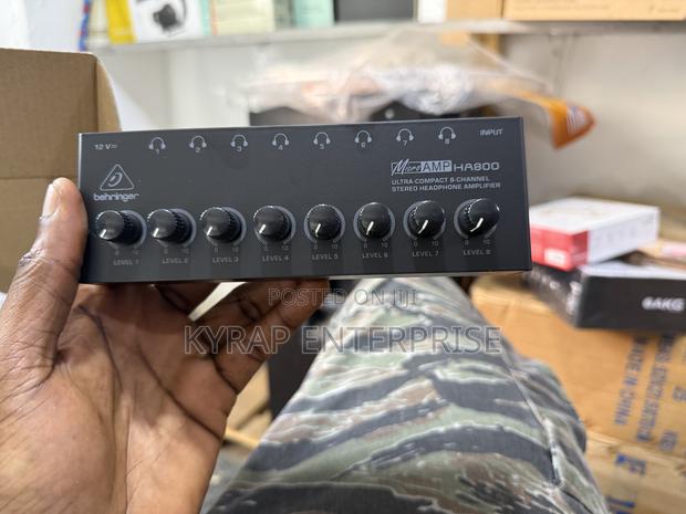 Behringer Ha800 Headset Amplifier · Photo 3