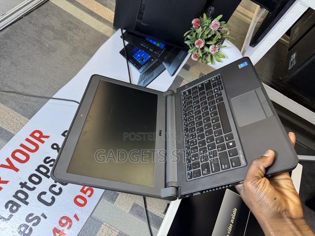 Laptop Dell Latitude 13 3340 8GB Intel Core I3 HDD 1T · Photo 1
