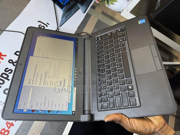 Laptop Dell Latitude 13 3340 8GB Intel Core I3 HDD 1T · Photo 5