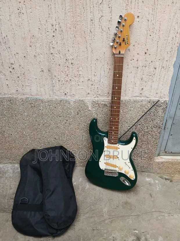 Fenix Home Used Electric Lead Guitar · Photo 1