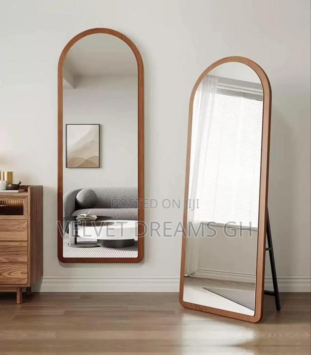 Perfect Full-Body Dressing Mirror for Any Room · Photo 1