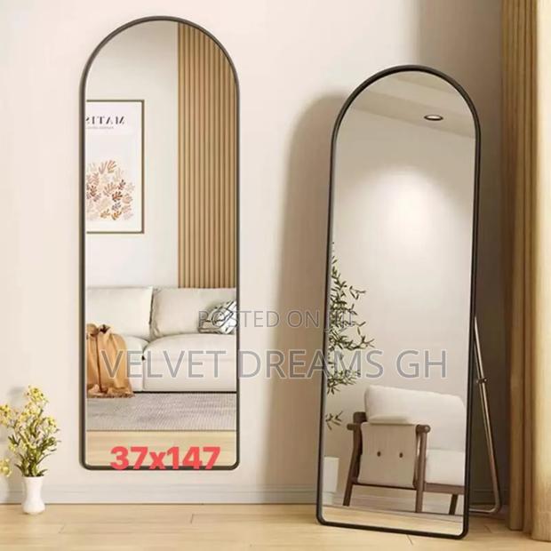 Perfect Full-Body Dressing Mirror for Any Room · Photo 2