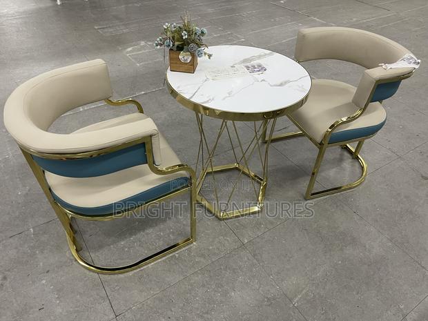 Luxury Imported Coffee Table With 2 Chairs · Photo 1