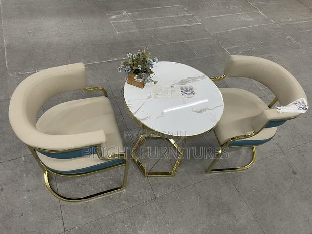 Luxury Imported Coffee Table With 2 Chairs · Photo 3
