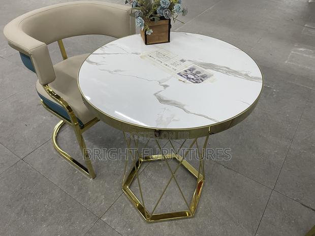 Luxury Imported Coffee Table With 2 Chairs · Photo 4