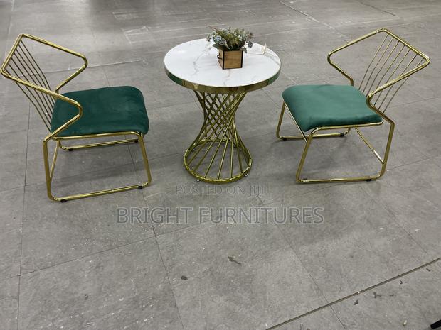 Modern Leisure Chairs With a Coffee Table · Photo 2