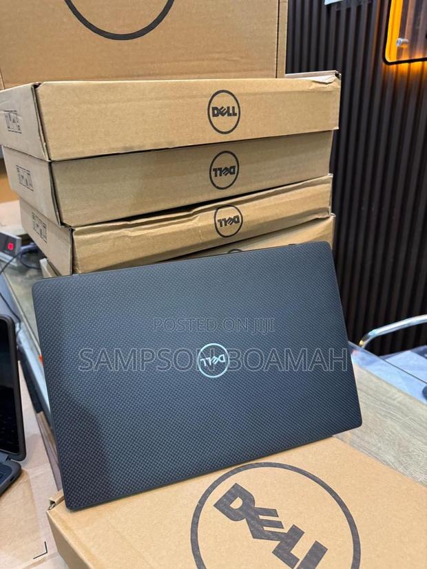 New Laptop Dell Latitude 7300 8GB Intel Core I5 SSD 256GB · Photo 2