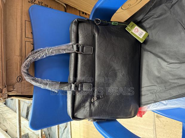 Pure Leather Jeep Laptop Bag With a Shoulder Strap. · Photo 2