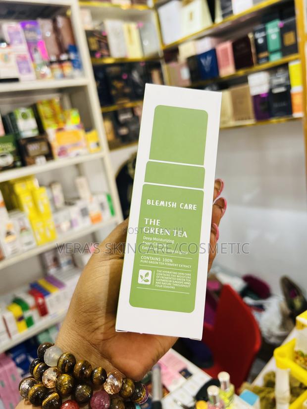 Blemish Care Green Tea Foaming Cleanser · Photo 1