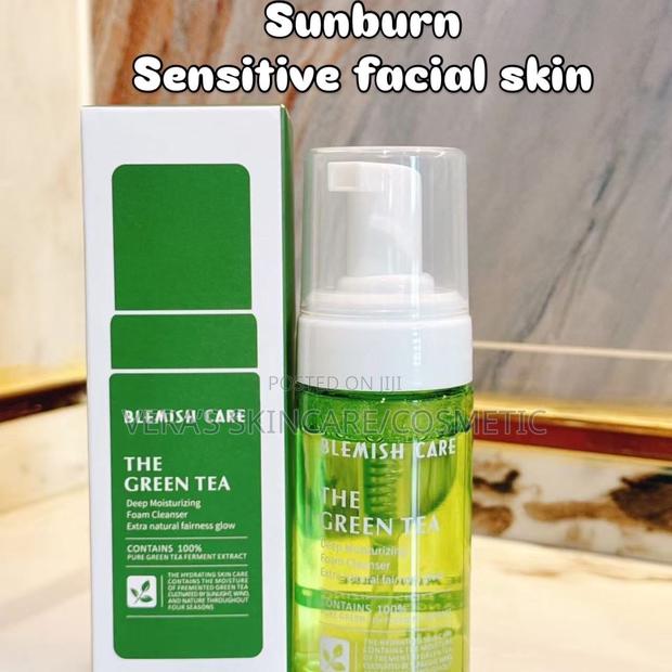 Blemish Care Green Tea Foaming Cleanser · Photo 2