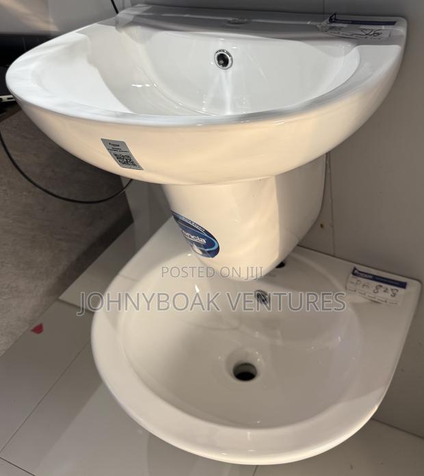 Short Stand Basin · Photo 1