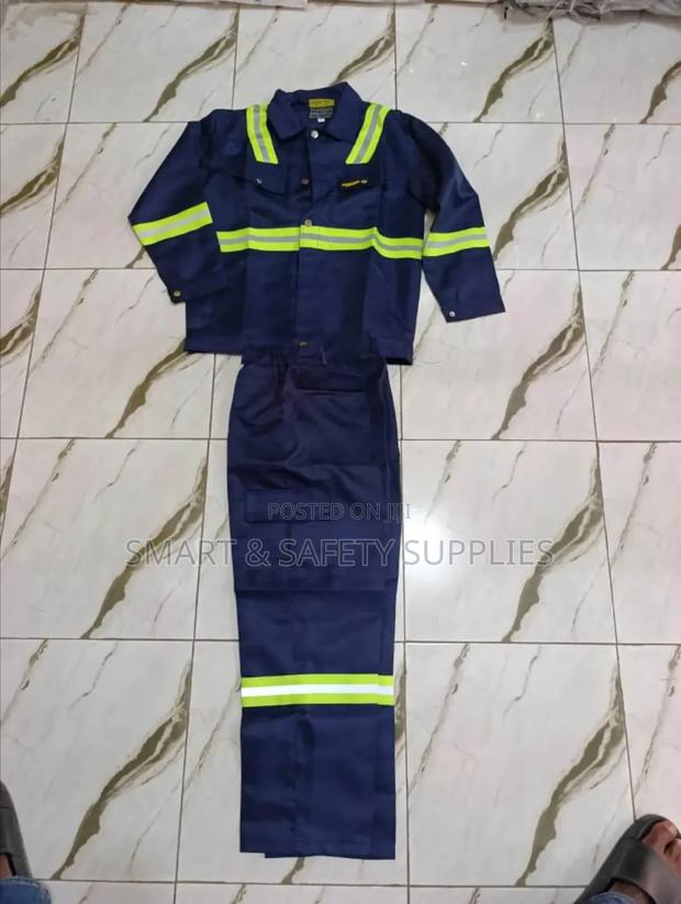Coverall (Top And Down) · Photo 1