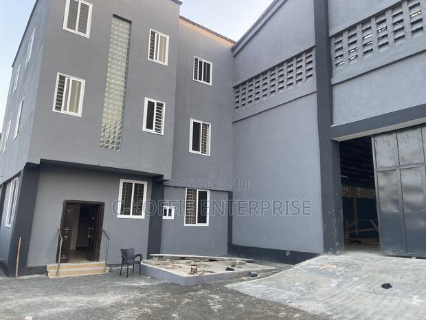 1,200 SQM Warehouse + 6bedrooms at Achimota for Rent · Photo 7