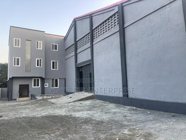 1,200 SQM Warehouse + 6bedrooms at Achimota for Rent · Photo 1