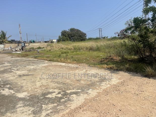 1,000 SQM Warehouse on 1.5 Acer at Tema Port for Sale · Photo 2