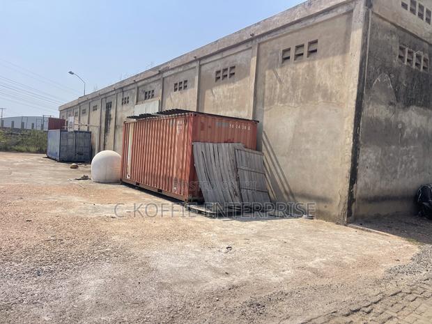 1,000 SQM Warehouse on 1.5 Acer at Tema Port for Sale · Photo 1