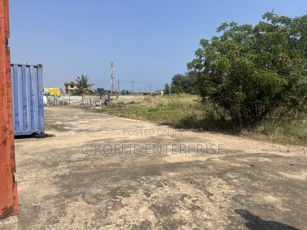 1,000 SQM Warehouse on 1.5 Acer at Tema Port for Sale · Photo 6