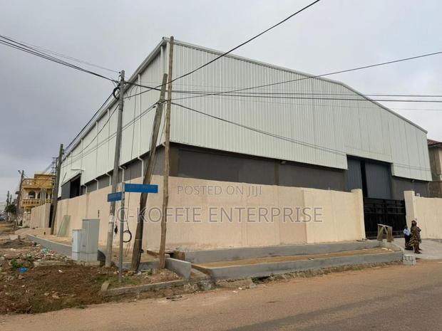 1,350sqm Warehouse at Achimota for Rent · Photo 1