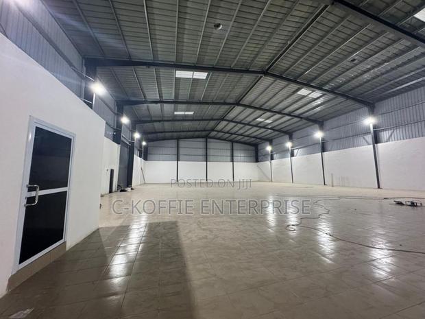 1,350sqm Warehouse at Achimota for Rent · Photo 2