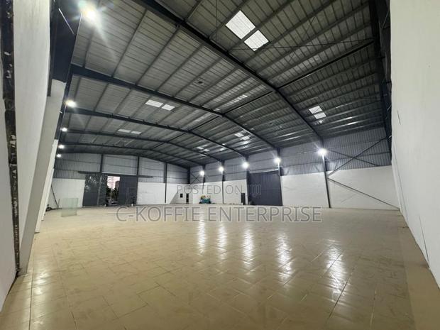 1,350sqm Warehouse at Achimota for Rent · Photo 5