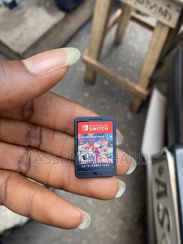 Nintendo Switch Game Catridge · Photo 2