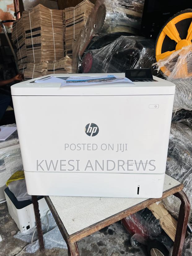 Color Laserjet Enterprise M552 · Photo 1