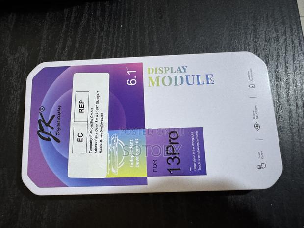 iPhone 13 Pro Screen Replacement · Photo 1