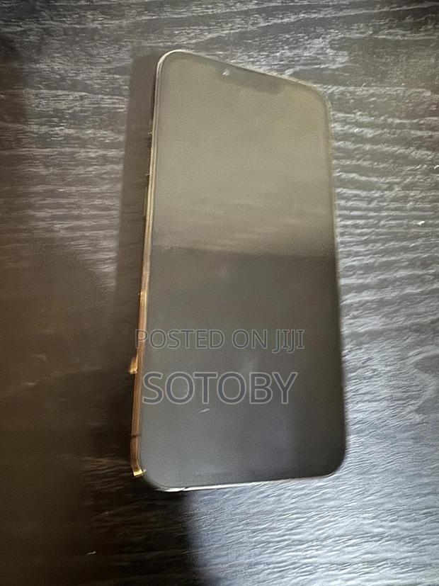 Apple iPhone 13 Pro 512 GB Gray · Photo 3