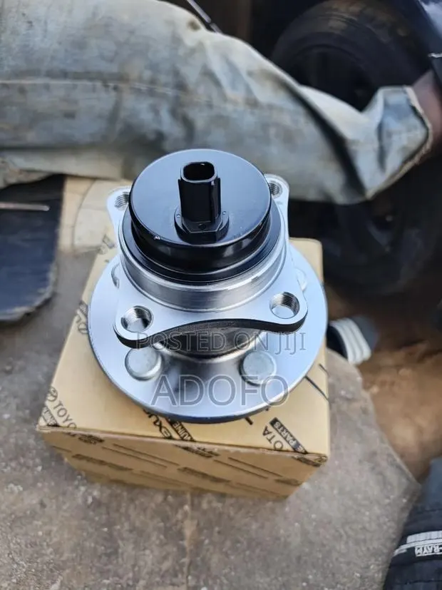 Toyota Corrola 09 Back Hub 2009 to 2018 · Photo 1