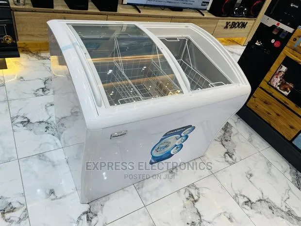 NAS-FS500G 458LTR DISPLAY Nasco White Slide Door · Photo 1