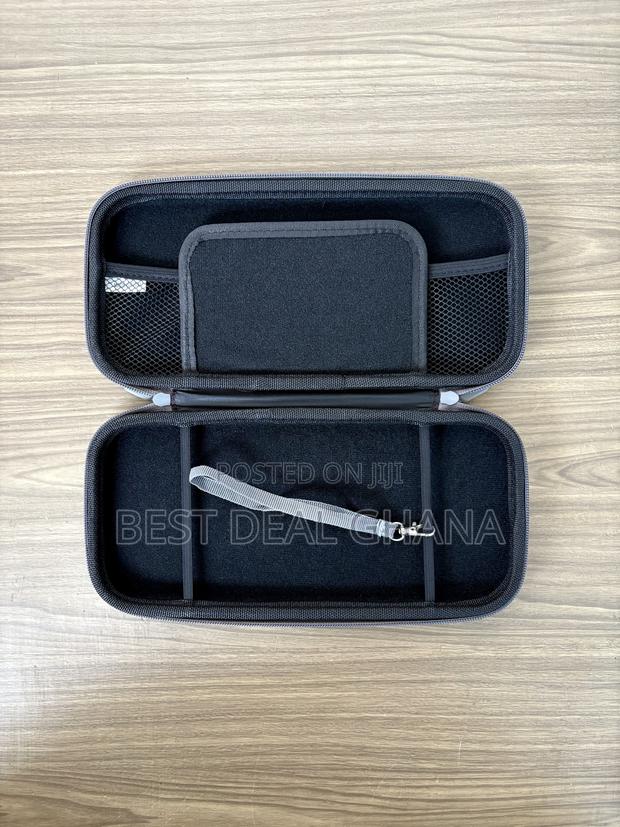 Nintendo Switch 2 Carrying Case · Photo 2