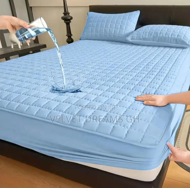 Waterproof Mattress Cover With Pillowcases · Photo 5