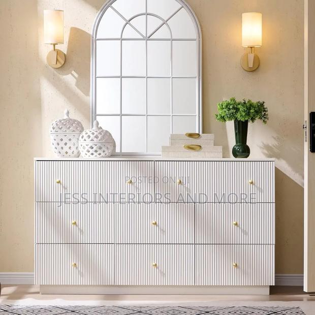 8 Drawer Dresser (Fluted) · Photo 4