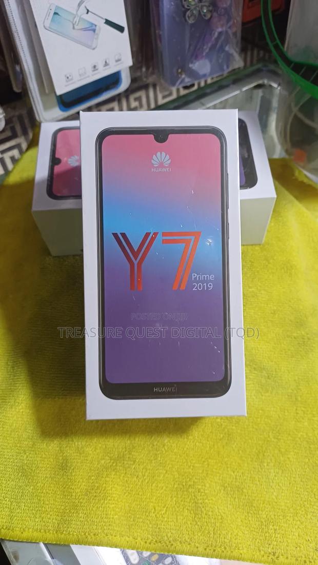 New Huawei Y7 Prime 2019 64 GB Blue · Photo 1
