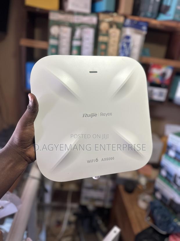 Ruijie Ax6000 Outdoor Access Point · Photo 4