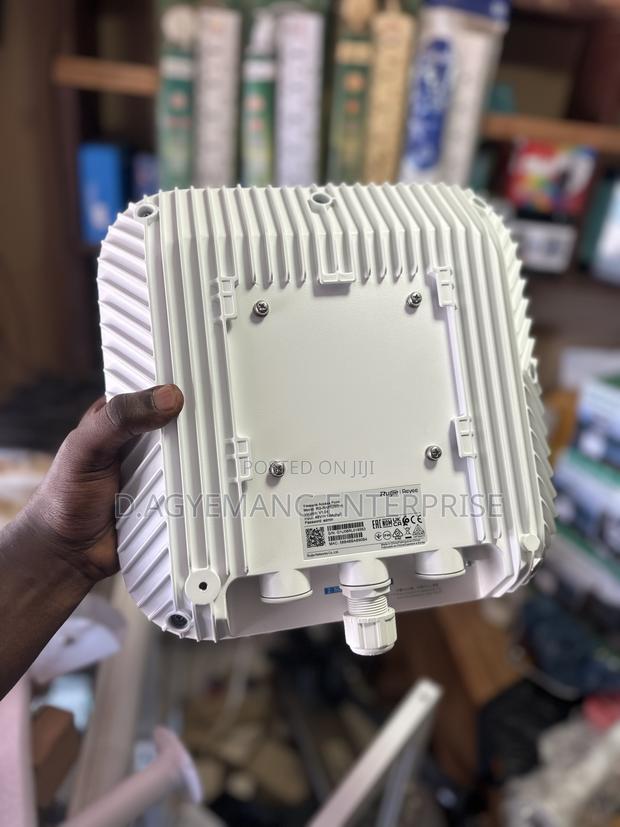 Ruijie Ax6000 Outdoor Access Point · Photo 5