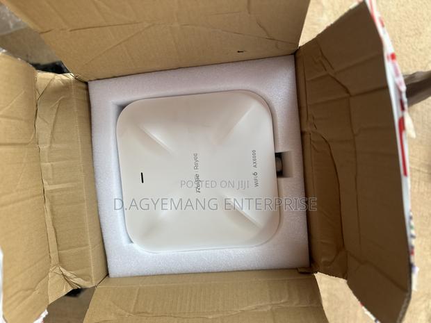 Ruijie Ax6000 Outdoor Access Point · Photo 2