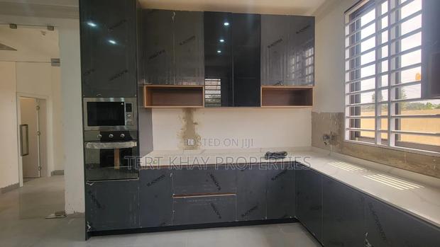 4bdrm House in Adenta for sale · Photo 7