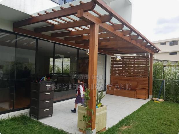 Quality and Affordable Woodeb Pergola · Photo 2