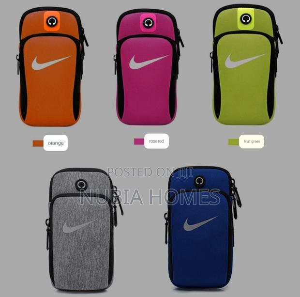 Nike Gym Arm Phone Holder · Photo 2