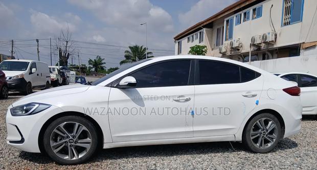 Hyundai Elantra Limited 2018 White · Photo 4