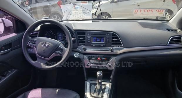 Hyundai Elantra Limited 2018 White · Photo 8