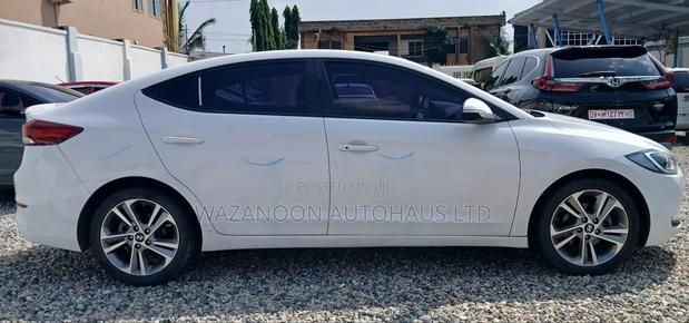 Hyundai Elantra Limited 2018 White · Photo 6