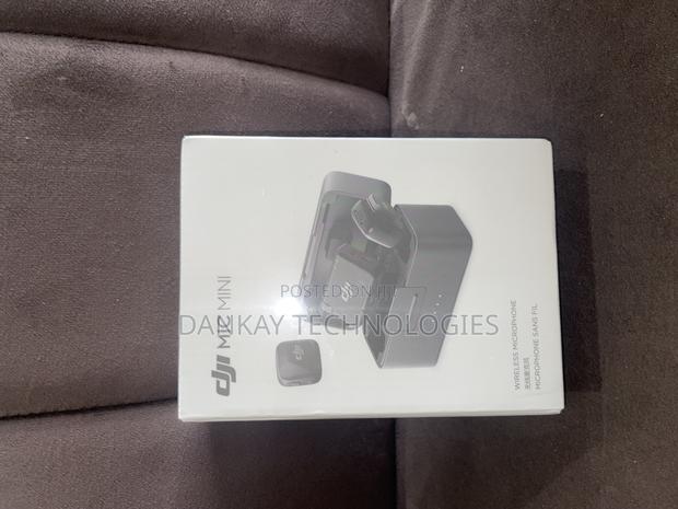 DJI Mic Mini Combo (2 TX + 1 RX + Charging Case), Wireless Lapel Mic · Photo 3